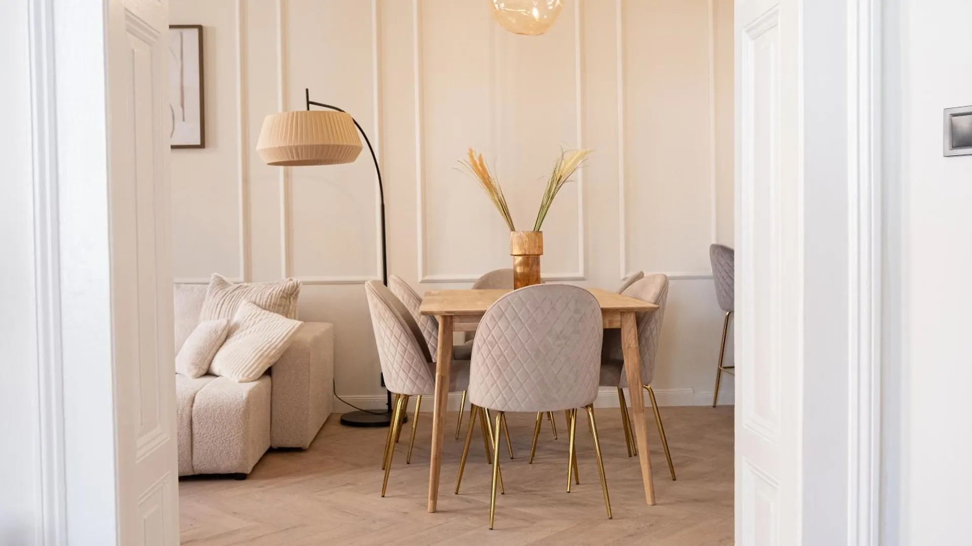 4 Minutes National Theather Apartment, Praha 0*,